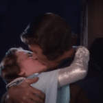 12 – Robin et Marianne s’embrassent