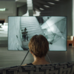 Inside-Vasilis-Katsoupis_lecoindescritiquescine3