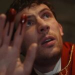 Wake-Up-Dead-Man-Rian-Johnson_lecoindescritiquescine6