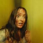 Backrooms-Kane-Parsons_lecoindescritiquescine2