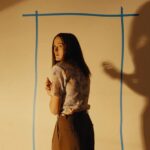 Backrooms-Kane-Parsons_lecoindescritiquescine5