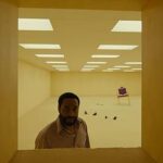 Backrooms-Kane-Parsons_lecoindescritiquescine6
